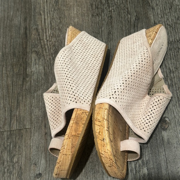 Donald Pliner Gyer Wedge Sandals Sz 7.5 Nude Blush Raffia Cork Platform - Picture 10 of 11